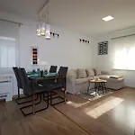 Maki I Mila Stinjan Lejlighed *