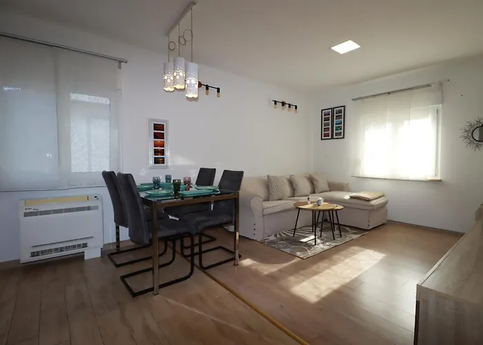 Maki I Mila Stinjan Apartment *